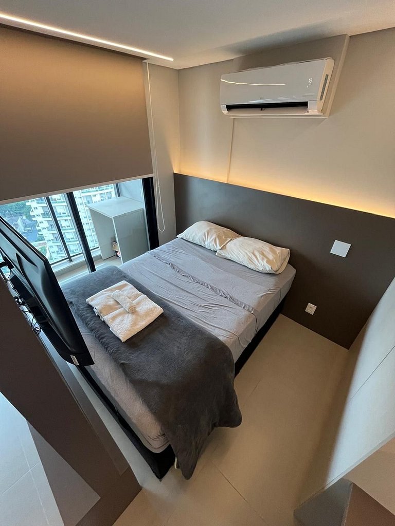 Studio em Moema em prédio de luxo